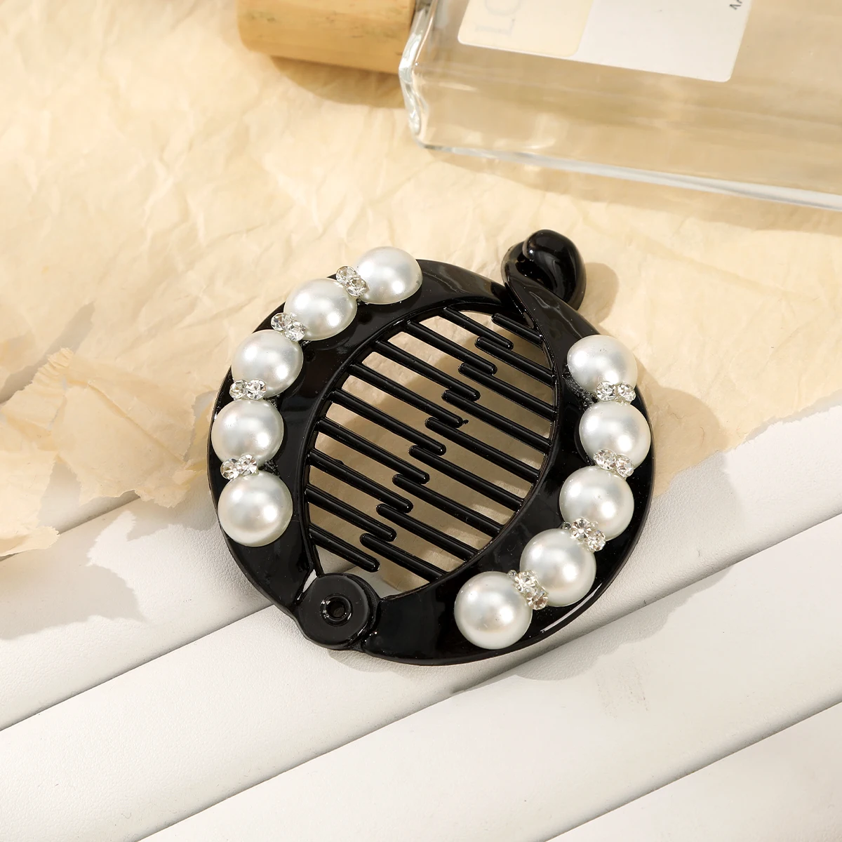 AWAYTR Summer Pearl Fish Clip Hairpin Fashion Ponytail Hairpin Minimalistyczne kobiety Solid Color Banana Clip Hairpin Banana Clip