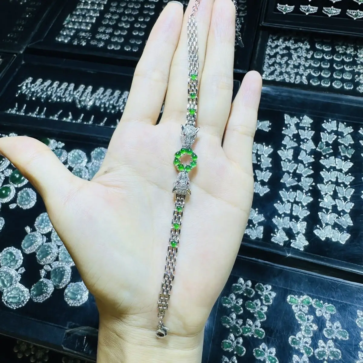 Natural A jadeite ice yang green leopard head bracelet (choose one of the best in diversity)