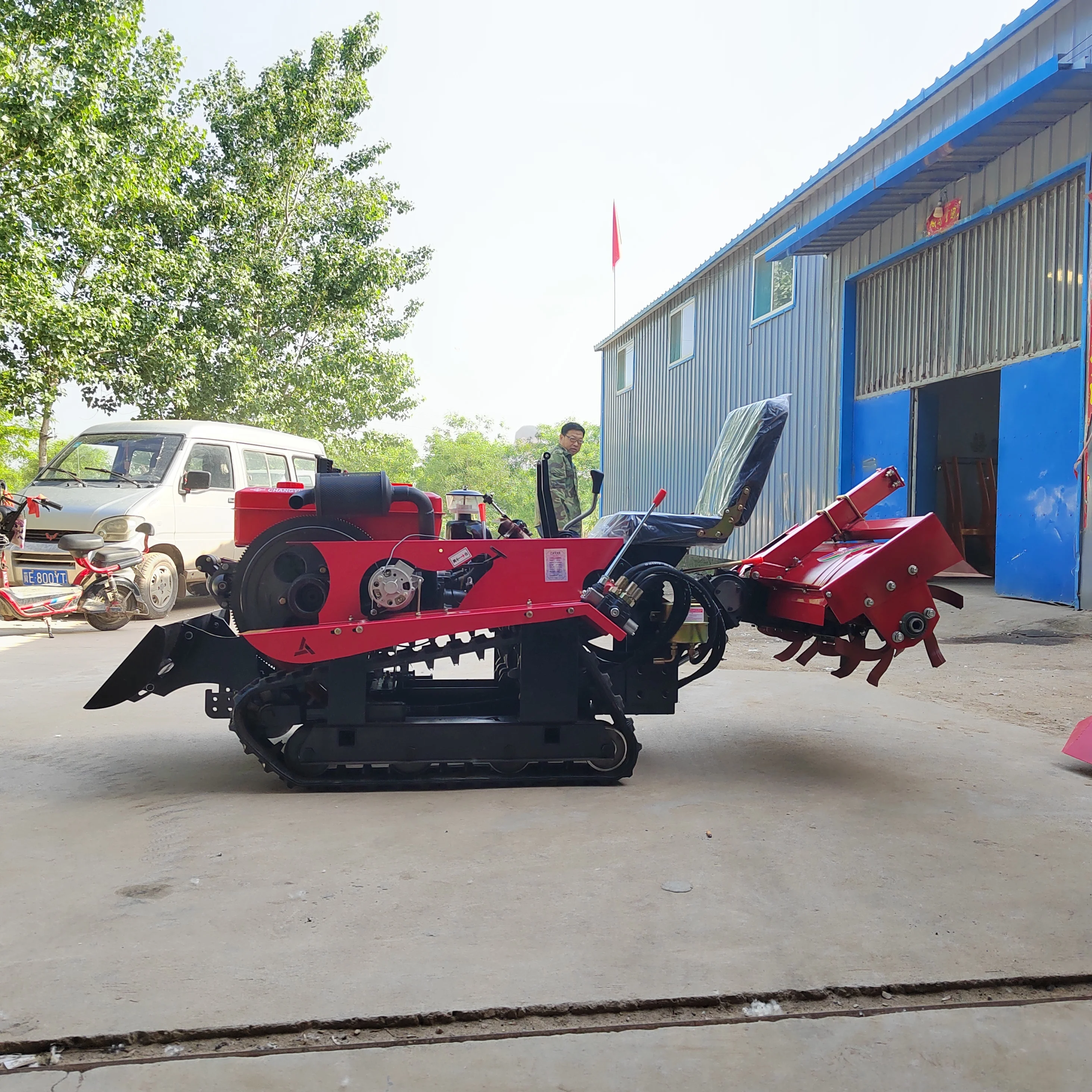 Factory Multifunction Rotary Tiller Mini Farm Rotary Tiller diesel Crawler Rotary Tiller
