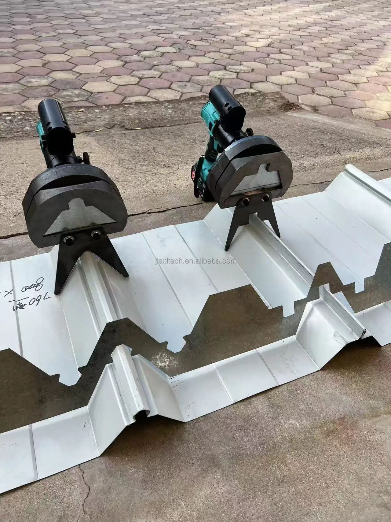 Heavy Duty Electric Roofing Cutter Ridge Cap Cutting Machine Cordless Handheld Metal Sheet Tool Brushed Motor 18-20V Easy Carry