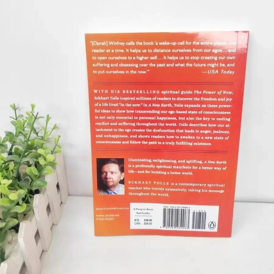 โลกใหม่โดย Eckhart tolle ตื่นขึ้นมาเพื่อจุดประสงค์ในชีวิตของคุณหนังสือภาษาอังกฤษหนังสือปกอ่อน