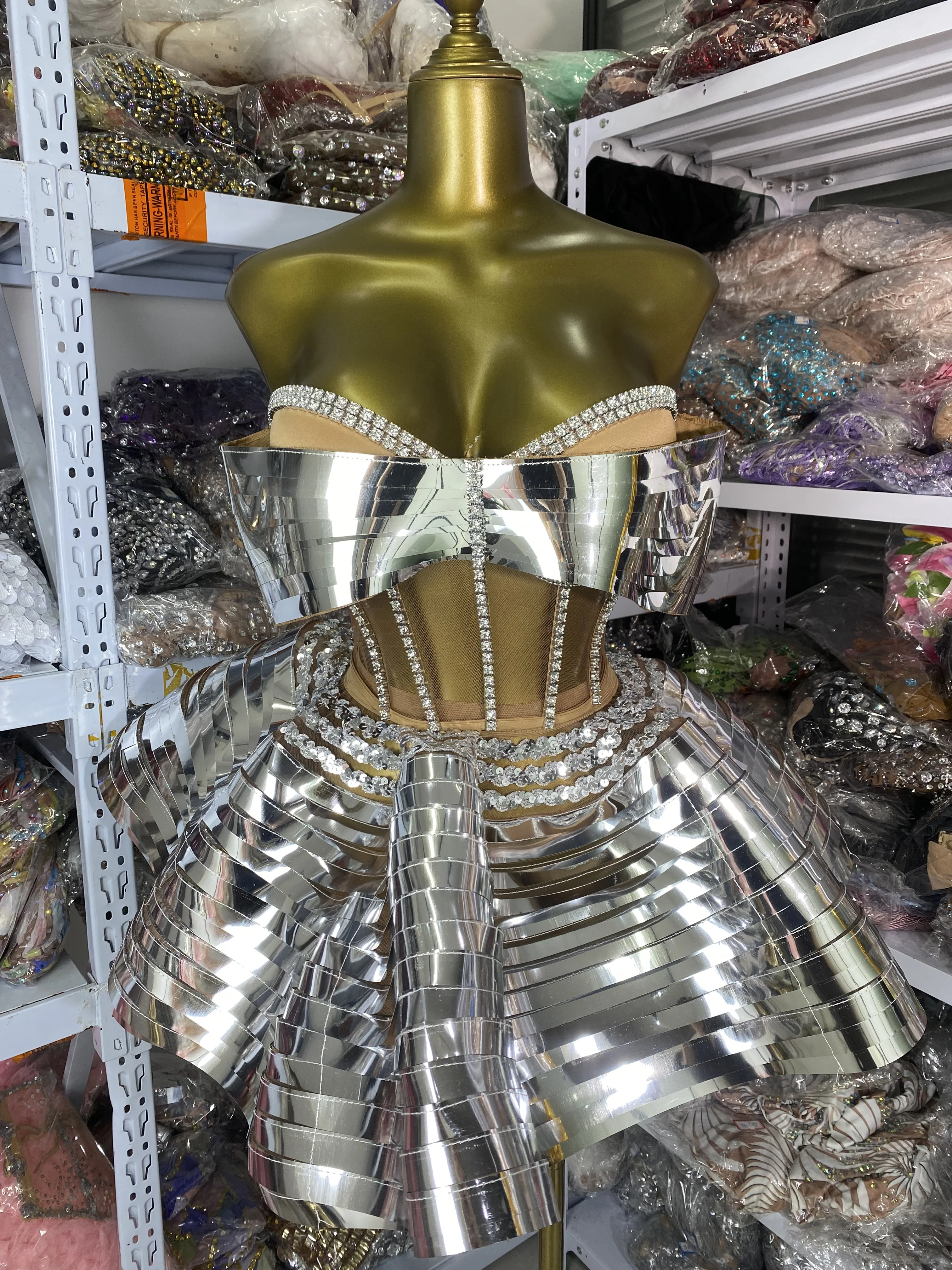 

Women Luxury Silver Bright 3D Plexiglass Petal Corset Crop Top And Mini Ball Skirt Party Outfits Showgirl Stage Costumes