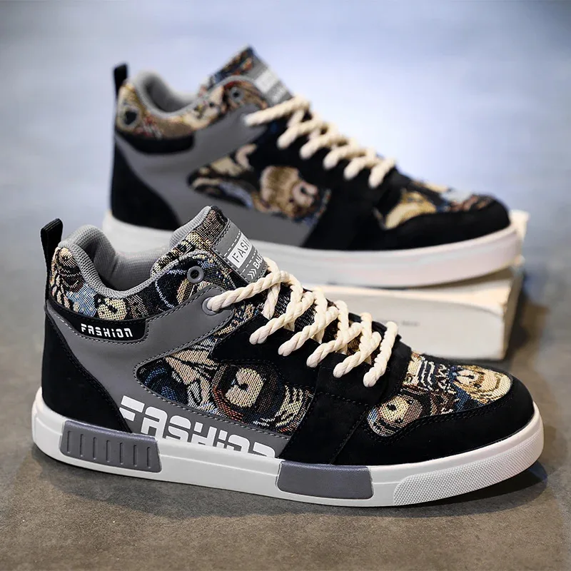 

Casual sneakers seasons high top board shoes large size men's leisure sports student shoes walking running vulcanized shoes