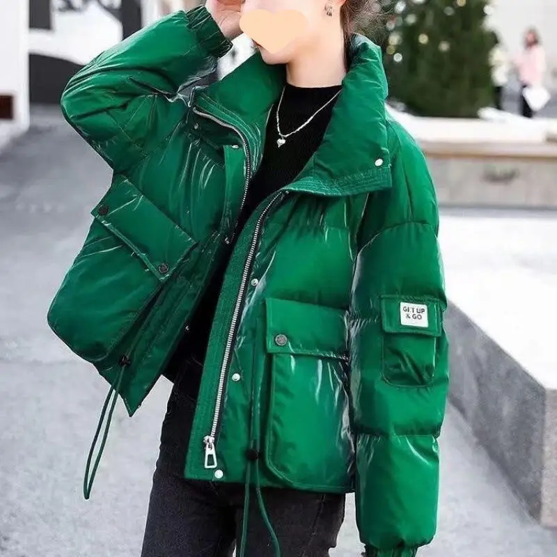 

2025 зимняя новая женская модная короткая хлопковая куртка в западном стиле с ярким лицом, корейская версия, свободная толстая теплая цветная хлопковая куртка