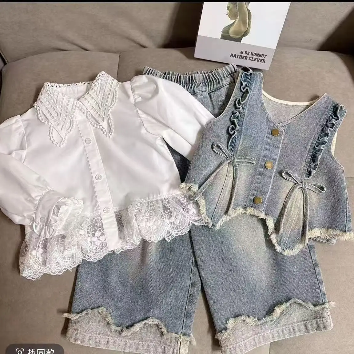 

Girls' Spring and Autumn Lace Shirt Children's New Fashionable Denim Vest+jeans Three piece Set