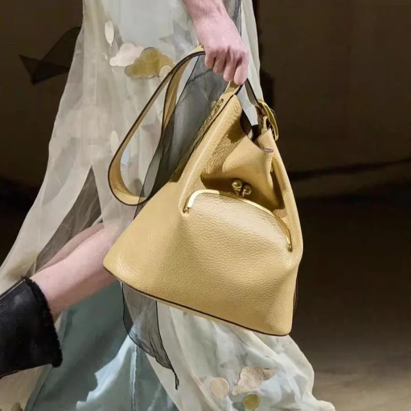 

Высококачественная женская сумка из мягкой кожи, вместительная сумка-тоут для повседневного использования, модная дорожная сумка через плечо.