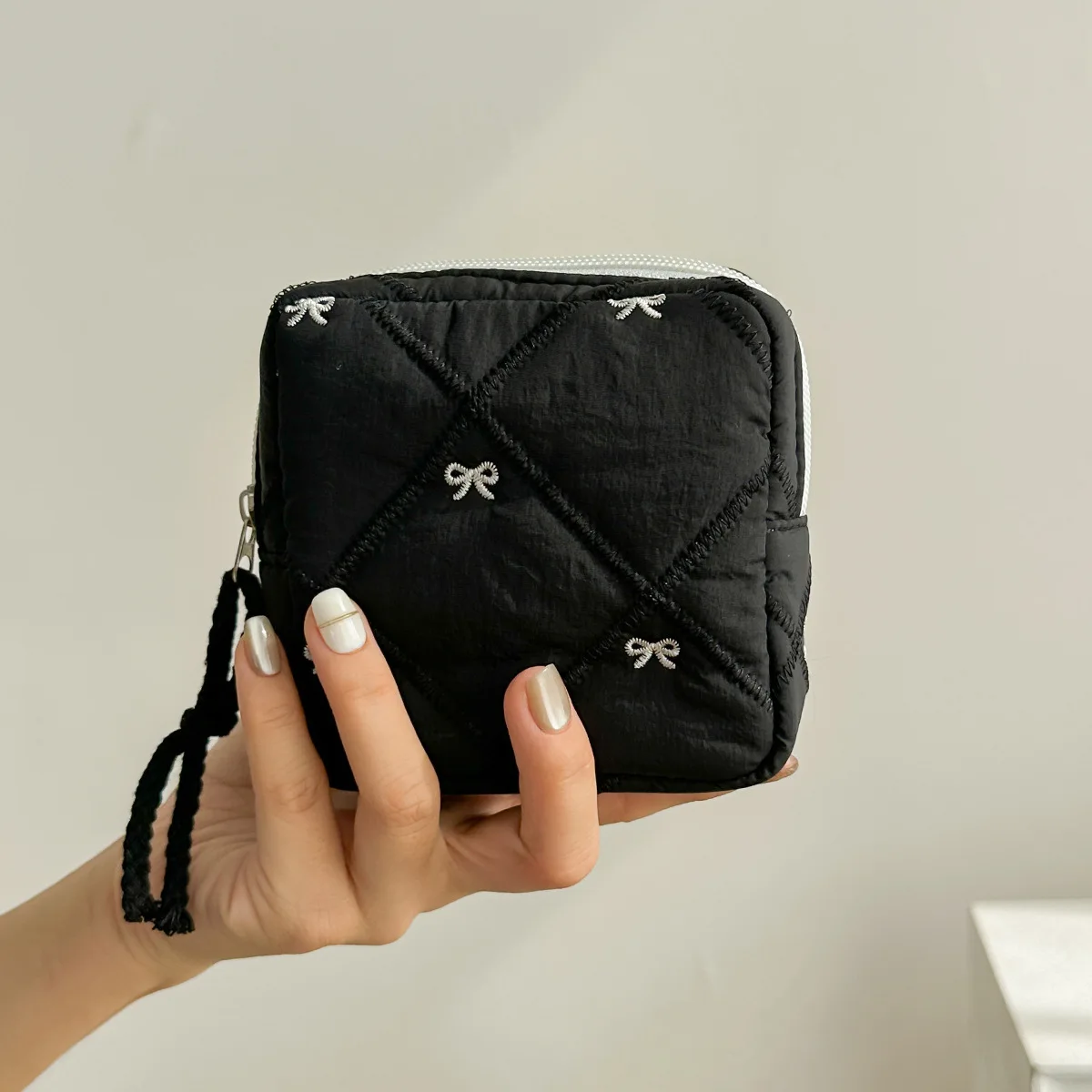 Cute Large Capacity Sanitary Napkin Storage Bags Cartoon Bow Portable Girls Physiological Period Tampon Organiser Bag Pouch