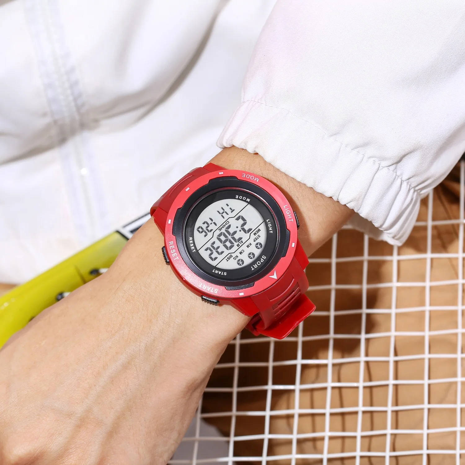 Jam Tangan Elektronik untuk Pria Jam Tangan Olahraga Luar Ruangan Stopwatch Kalender Tahan Air Jam Digital LED Multifungsi untuk Pria Anak Laki-laki Remaja