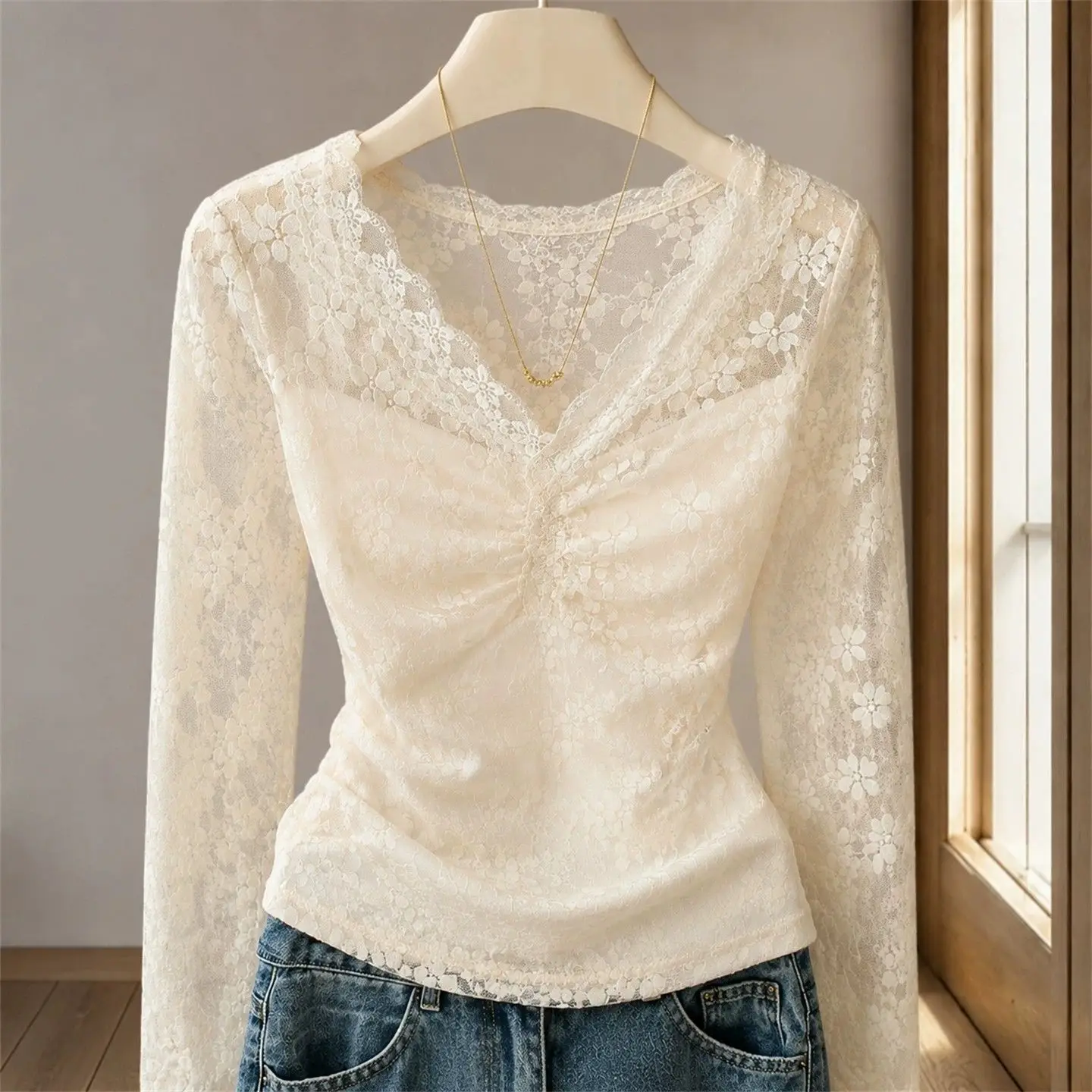 Pure Desire Floral Lace V-Neck Long Sleeve Slimming Fashionable Inner Wear Top Sexy Hollow out Design Minimalist Style for Women