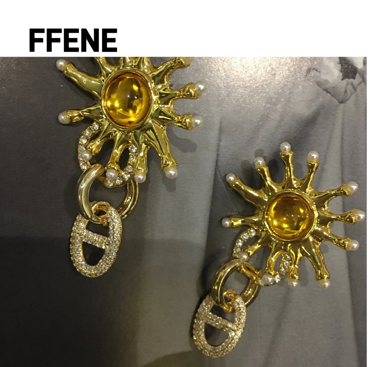 

New luxury design romantic couple exaggerated personality earrings, 5*3.5cm high-end feeling fashionable trend earrings