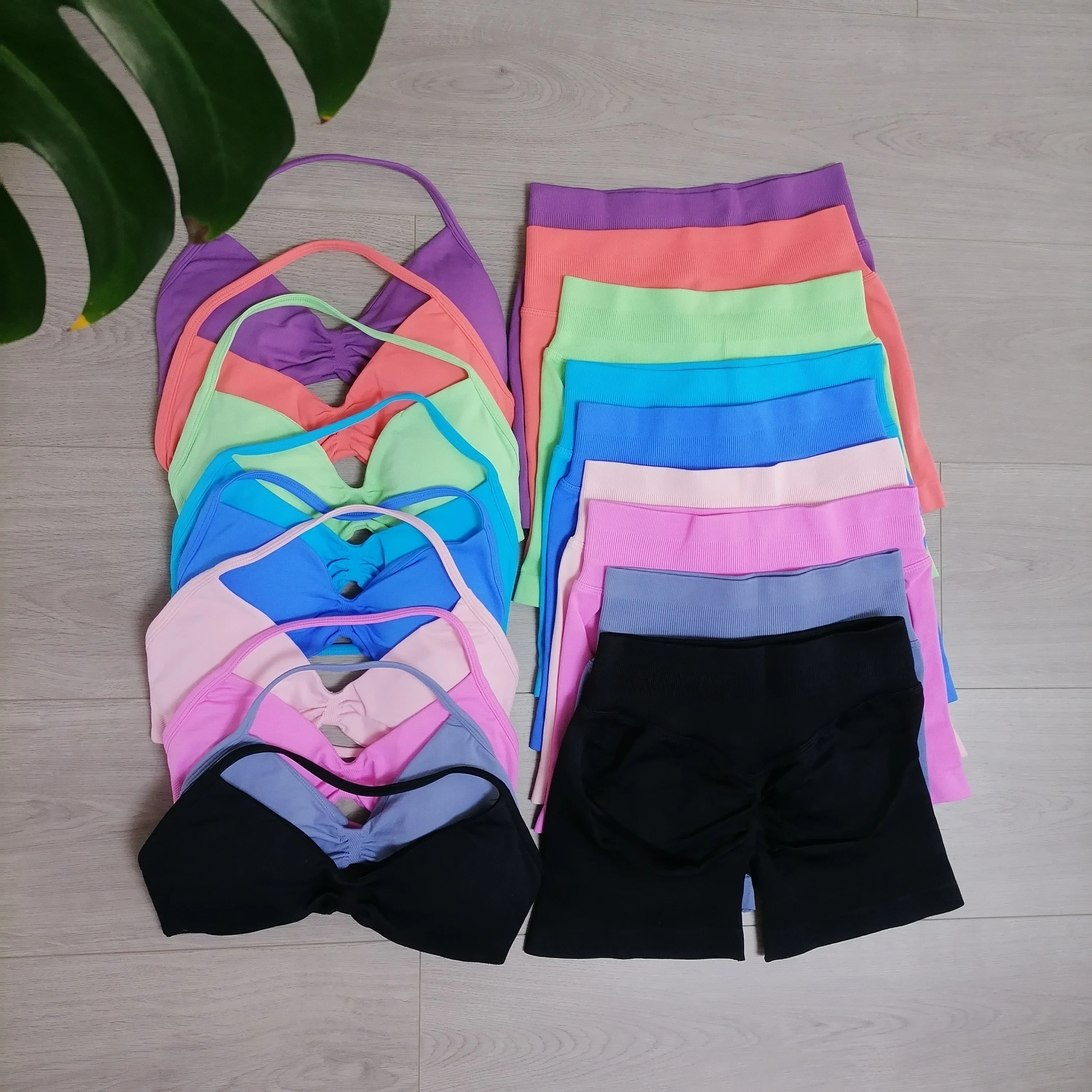 

2-piece Yoga Set New Best-seller Shorts Small Bra V-neck Halter Neck Beautiful Back Sports Tank Top Set