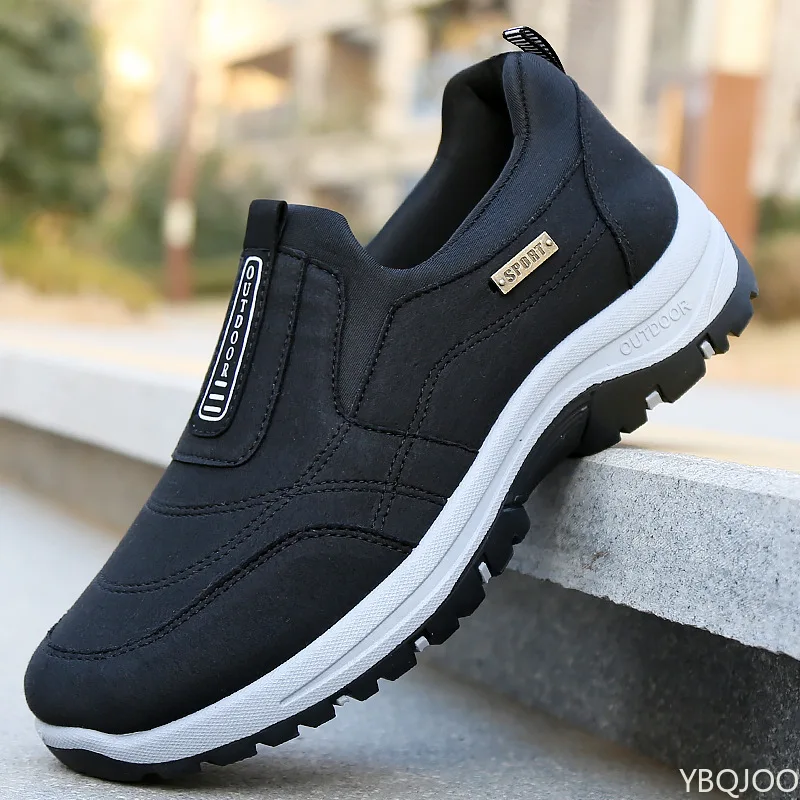 アウトドアカジュアル快適メンズシューズ春新作軽量通気性シンプルスポーツシューズおしゃれ万能ローファー