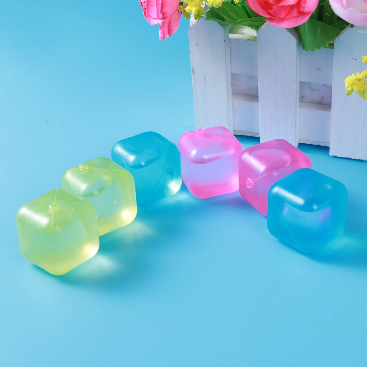 

6 Pcs Quick- Ice Cubes Random Color Square Puck Reusable for Drinks Portable