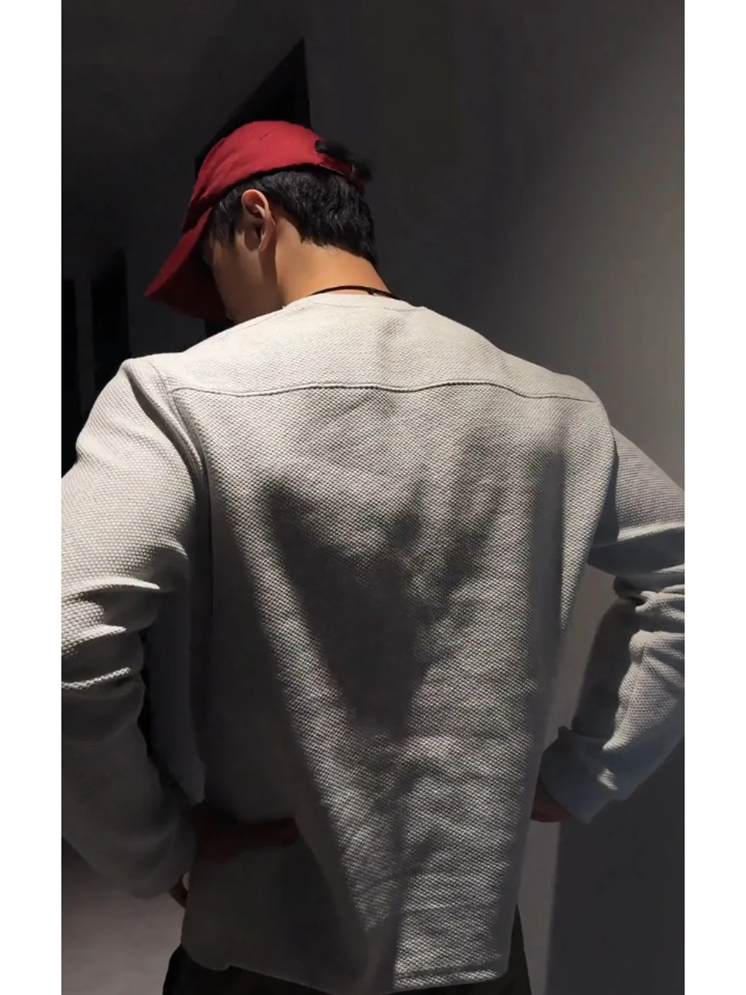 

Rigid Embroidered Base irt Men's Autumn Winter American Splice Hard Man Sle oulder Sweatirt Light ey Honeycomb Stitch