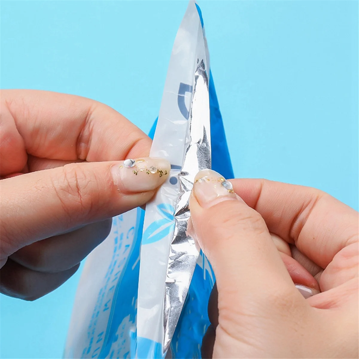 Sealing Machine and Cutting Machine, Hand-Held Heat Sealing Machine, Portable Mini Kitchen Gadgets, Used to Store Food.-A70Z