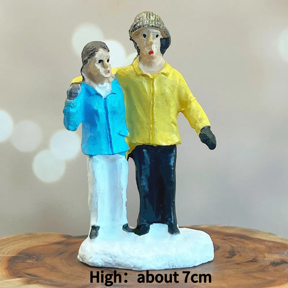 Christmas Winter Couple Resin Mini Figurine, Holiday Village Desktop Ornament