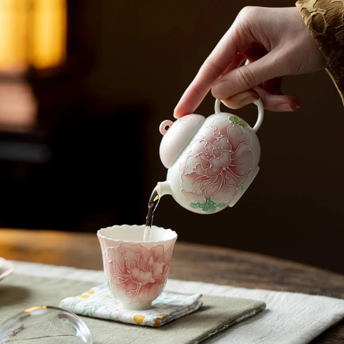 Rock Glaze Hand Painted Light Pink Peony Ceramic Teapot with Ball Hole Filter Cute Small Pot Home Tea Making Kung Fu Teaware
