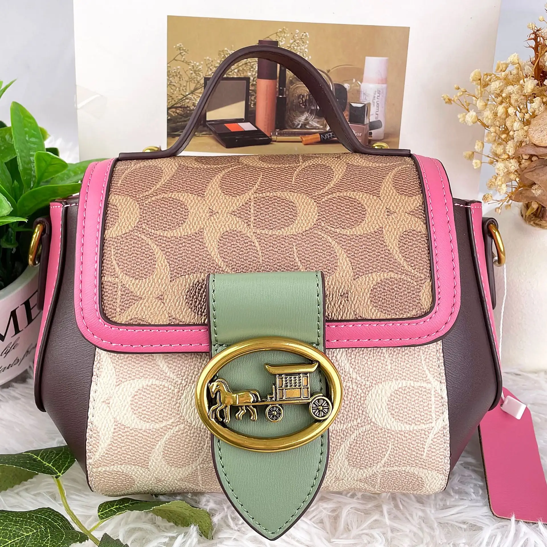 

Luxury Brand Oval Retro Floral Women's Crossbody Bag with High Texture and Niche Chain Contrasting Color Single Shoulder Handbag