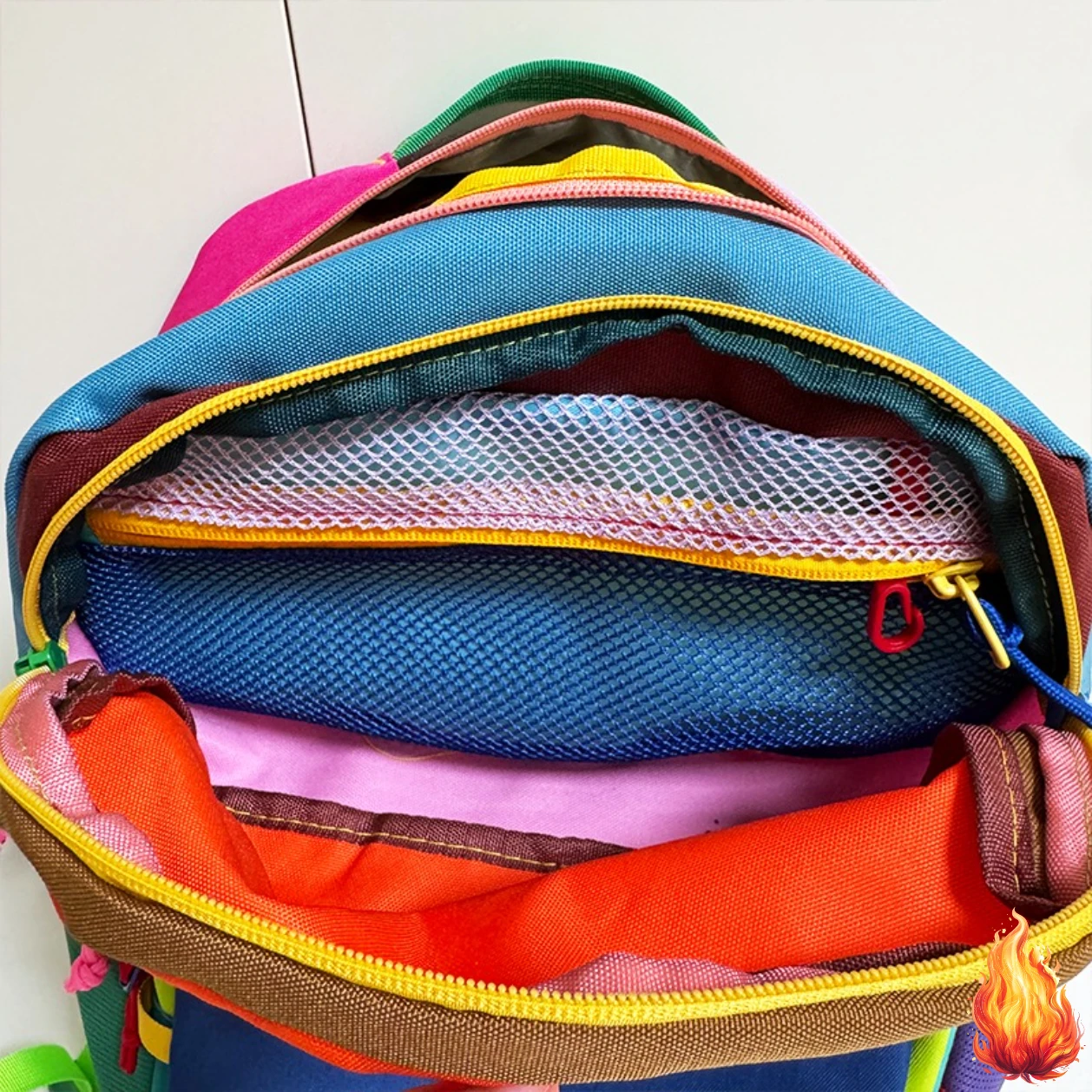 وصل حديثًا لعام 2025 حقائب ظهر كاجوال من الألبكة للرجال والنساء للمشي لمسافات طويلة والرياضة والسفر في الهواء الطلق وحقائب روبوت مقاومة للماء