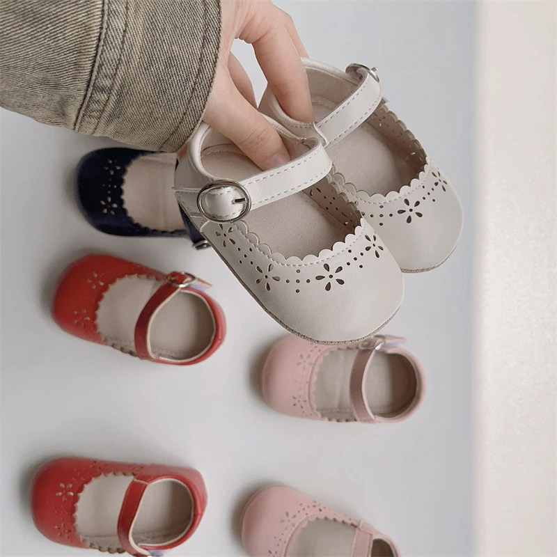 sapatos-de-caminhada-para-bebes-meninas-sola-macia-antiderrapante-recem-nascidos-primeiros-passos-criancas-pequenas-sapatos-de-princesa-com-recortes-1-2-anos
