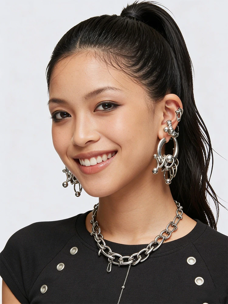 Thumbnail 4 - #15 Top 40 Hoop Earrings Worth Buying In 2026