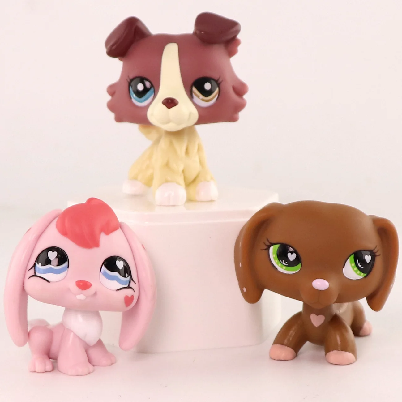 

3 Pcs Minilpsshop Bobble Head Toys Rabbit # 557 Collie # 1262 Dachsund # 556 & 7pcs Accessories Kids Gift for lps
