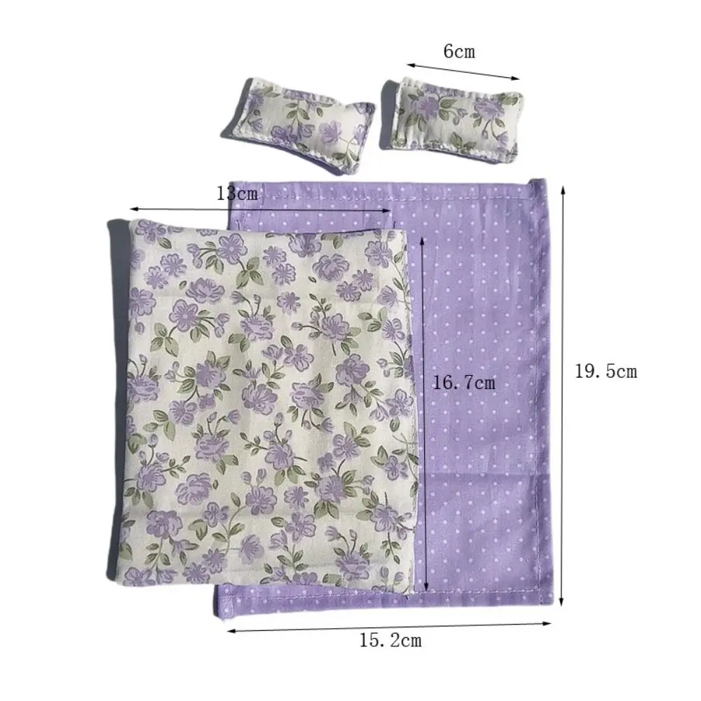 Set di quattro pezzi per casa delle bambole in scala 1/12, modello di scena, trapunte per bambole multicolori, mini lenzuolo per casa da gioco