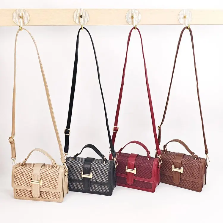 

Famous Designer Minimalist Vintage Leather Diaper Bags For Women Luxury Elegant Large Capacity Crossbody Bag Classic Trendy
