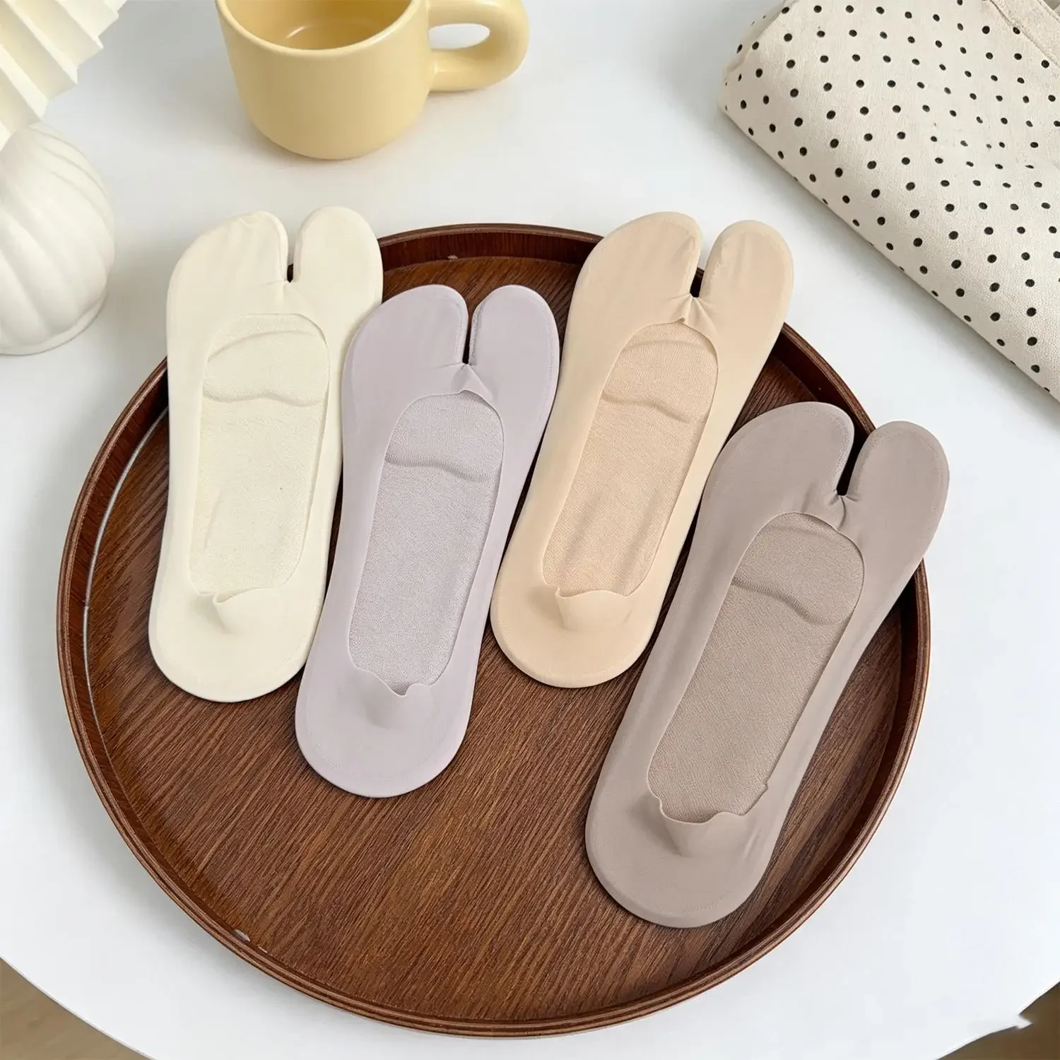 Schwammgepolsterte Zwei-Finger-Socken Unsichtbare Rutschfeste Niedrig Geschnittene Socken Einfarbig Bequem Atmungsaktiv Sommer Dünne Baumwoll-Tabi-Socken – Detail 12