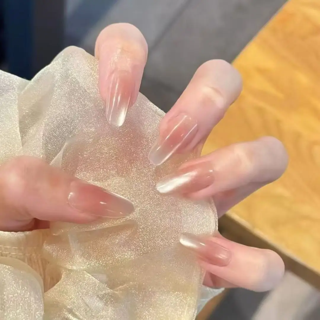 أحمر الخدود يطارد عين القطة الشعور بالثلج من خلال رقعة بيضاوية لتنظيف الأظافر وتبييض وتغيير تدريجي لطيف #1