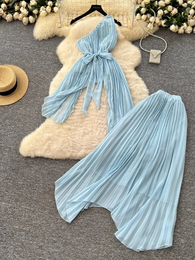 Sommer Chiffon Plissee Zwei Stück Sets Frauen Strand Outfits Sexy Schräge Schultern Unregelmäßige Gefaltete Top Hohe Taille Halb Rock Anzug