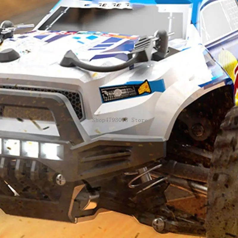 1/18 Proportional 4WD Remote Control Climbing Truck with Oil Shock Absorbers And All Terrain Capability For Outdoor Play