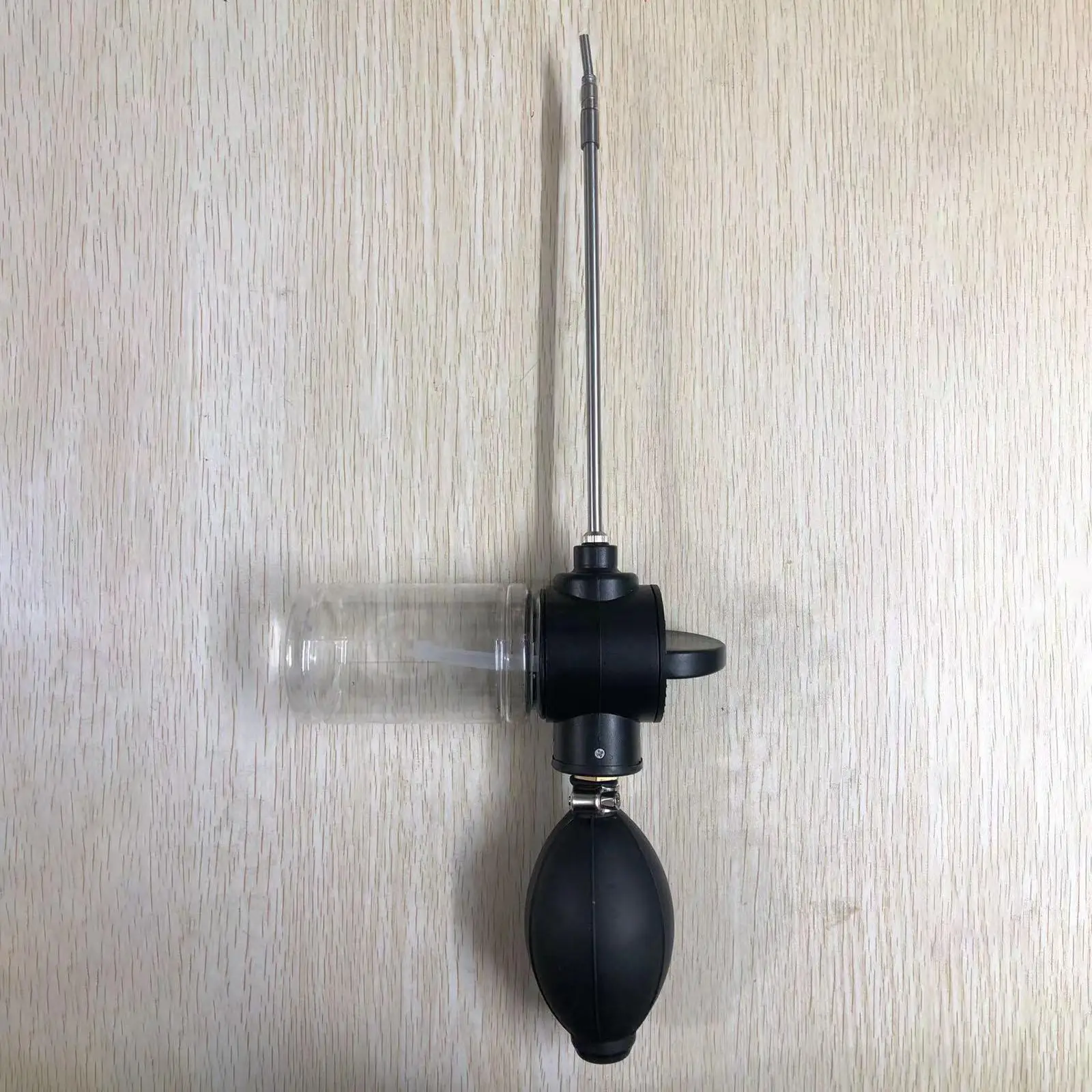 Handheld Bulb Duster Black Garden Spray Bottle Detachable Design for Indoor and Outdoor Insecticidal Powder