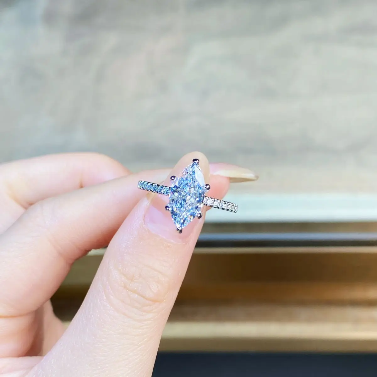 

S925 Pure Silver Ring with A High-end Feel, Ins Style, Simple and Color Fast, Horse Eye Ice Flower Cut High Carbon Diamond Ring