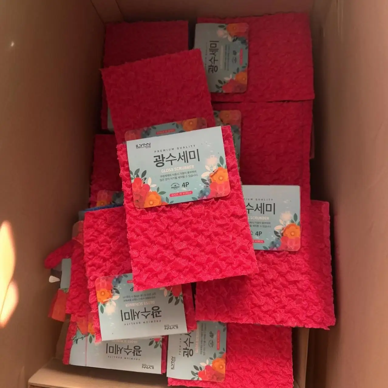 

Набор для уборки кухни: щетка для мытья посуды, тряпка для удаления жирных пятен с антипригарных сковородок, 4 легкие тряпки для уборки.