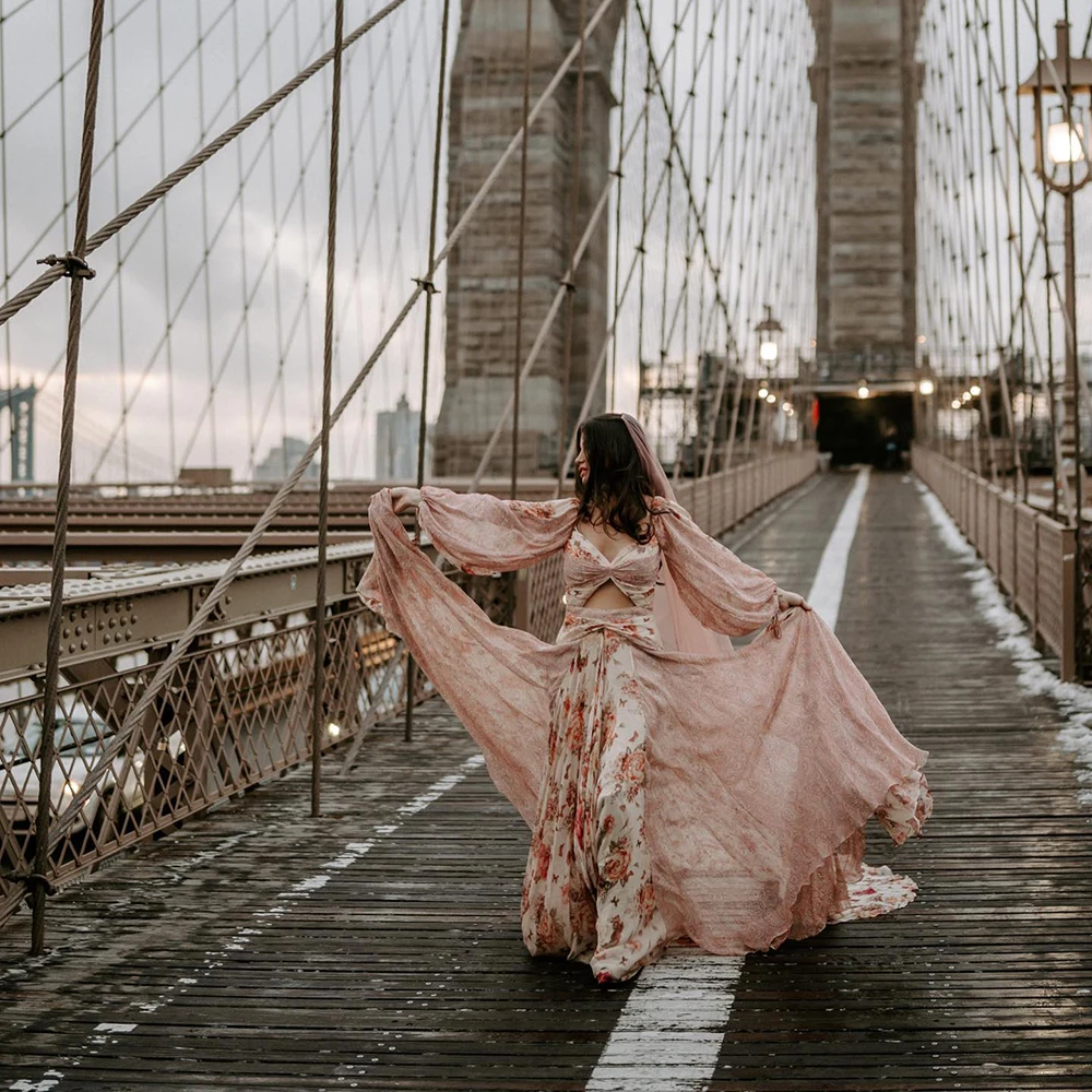 Vestido de novia de gasa fruncido con estampado Floral y mangas largas abullonadas, vestidos de novia bohemios de estilo bohemio rosa con recorte bajo personalizado