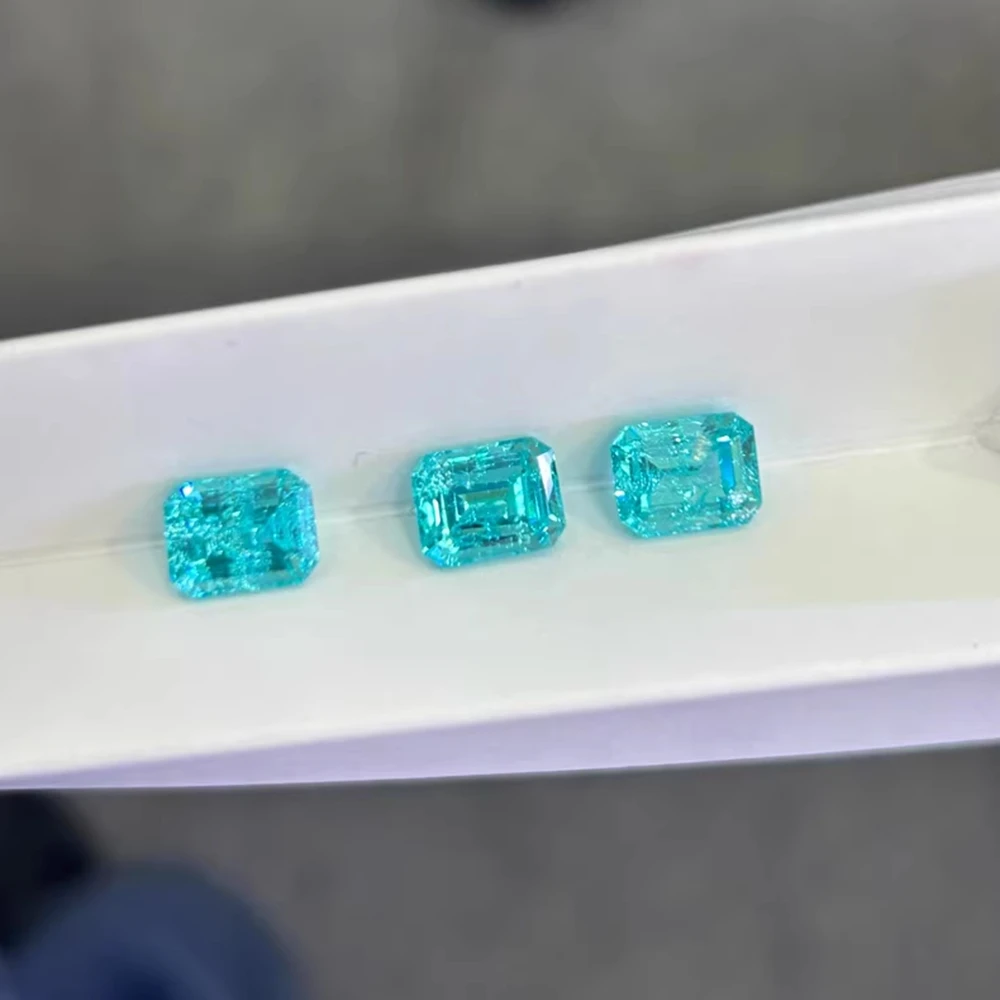 

Камень Параиба, выращенный в лаборатории изумрудной огранки