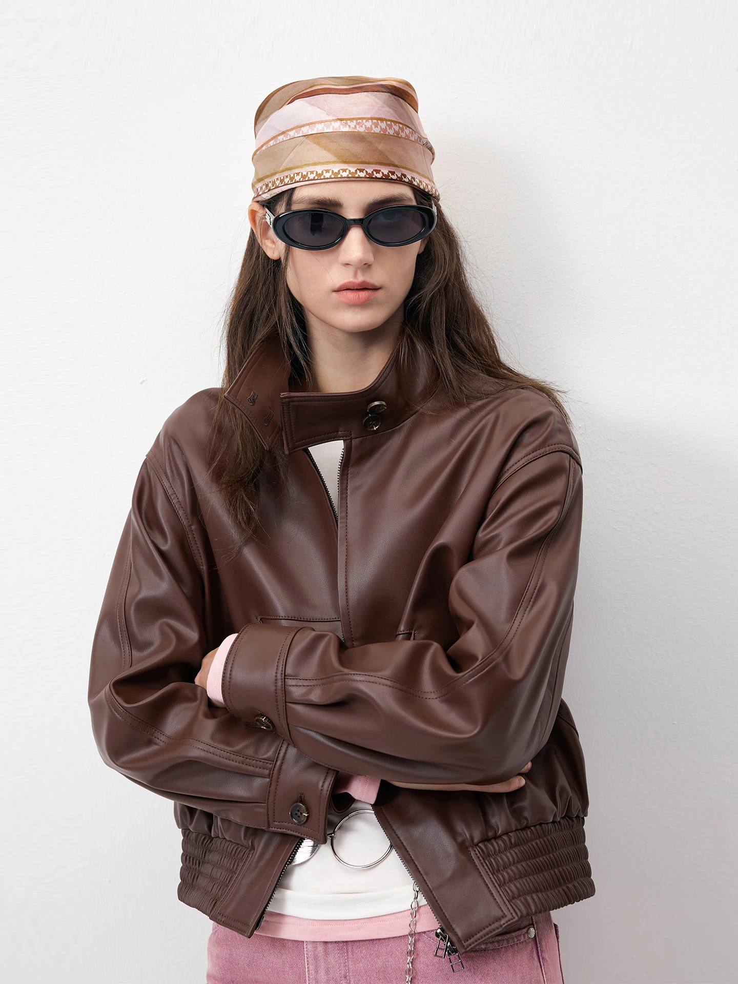 クールなレザージャケット レディース シープスキン 本革コート レトロスタイル 通勤 風 ポケットディテール スタンダードフィット プロフェッショナルケア