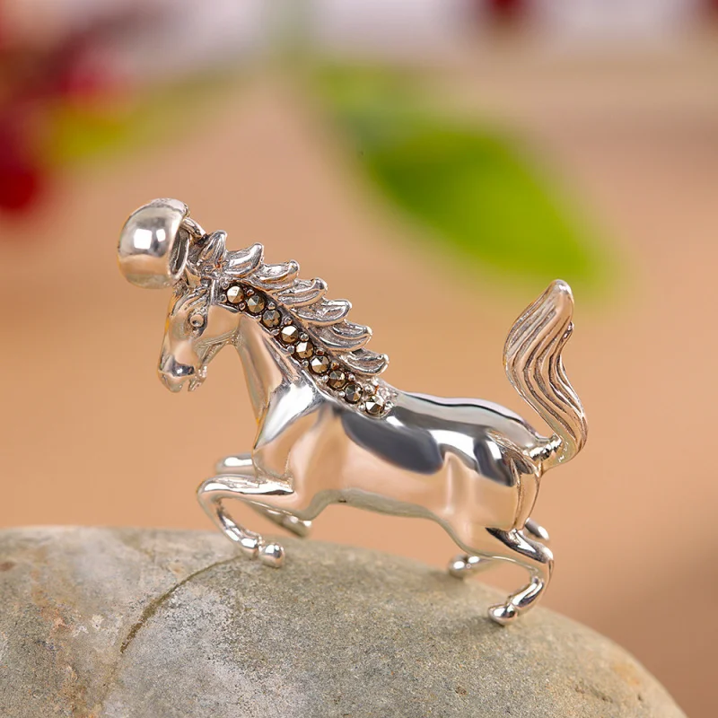

S925 Silver Personalized Sliding Horse Pendant Suitable For Both Men And Women Retro Simple And Fashionable New Year Gift