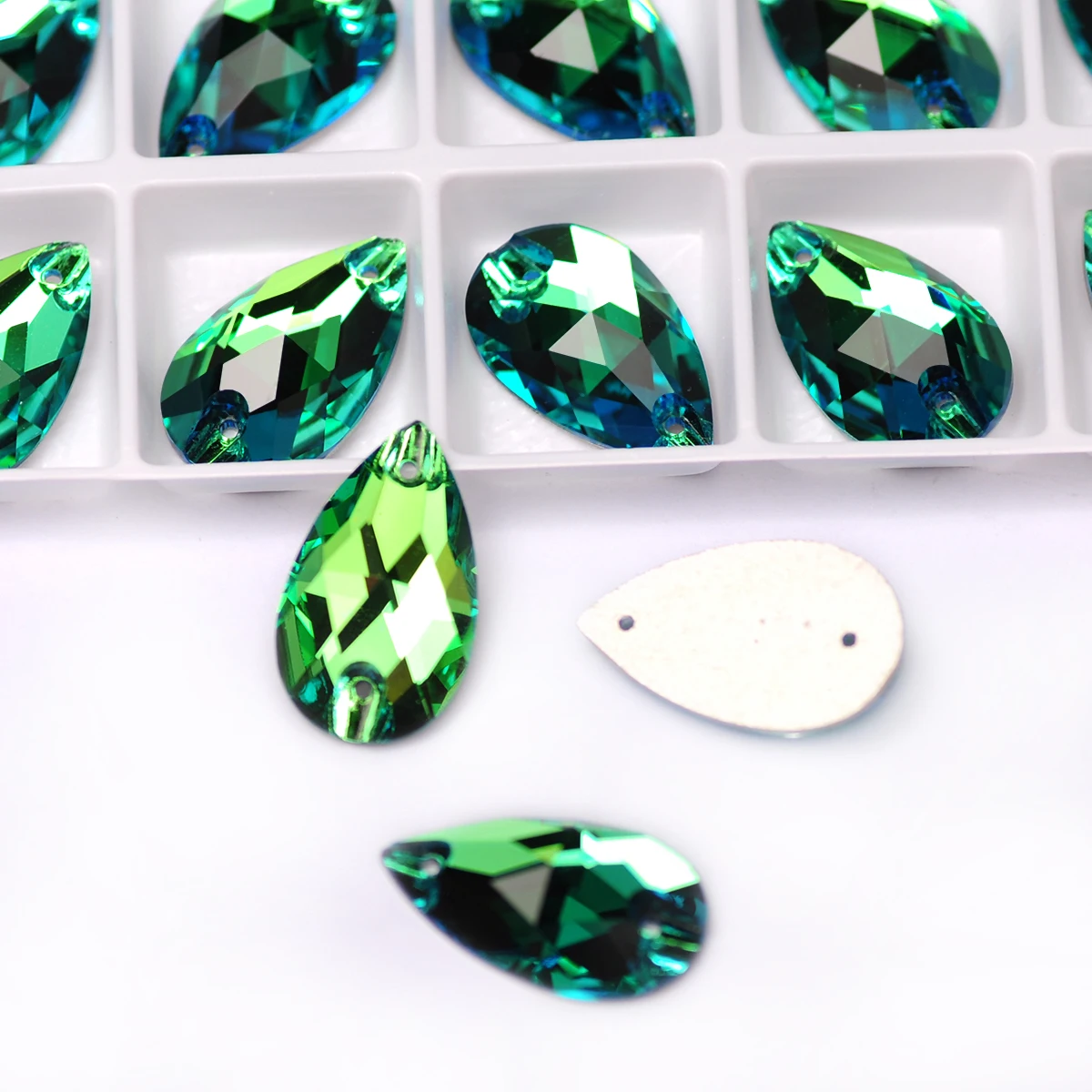 Peridot-Kristallglas-Aufnähsteine für Handarbeiten, Perlen für Kleidungsstücke, Schuhe, Hochzeitskleider-Dekorationen - Verschiedene Formen – Detail 4