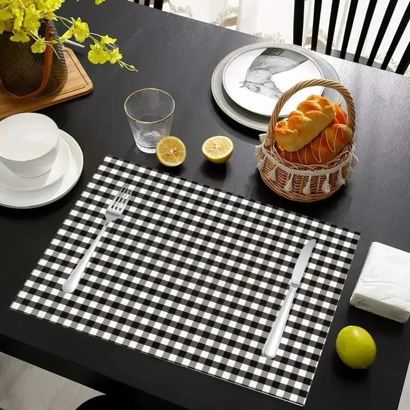 VIKAMA 2/4/6Pcs Classic Black White Checkered Table Mat, Vintage Style Non Slip Waterproof Kitchen Dining Tableware Mat