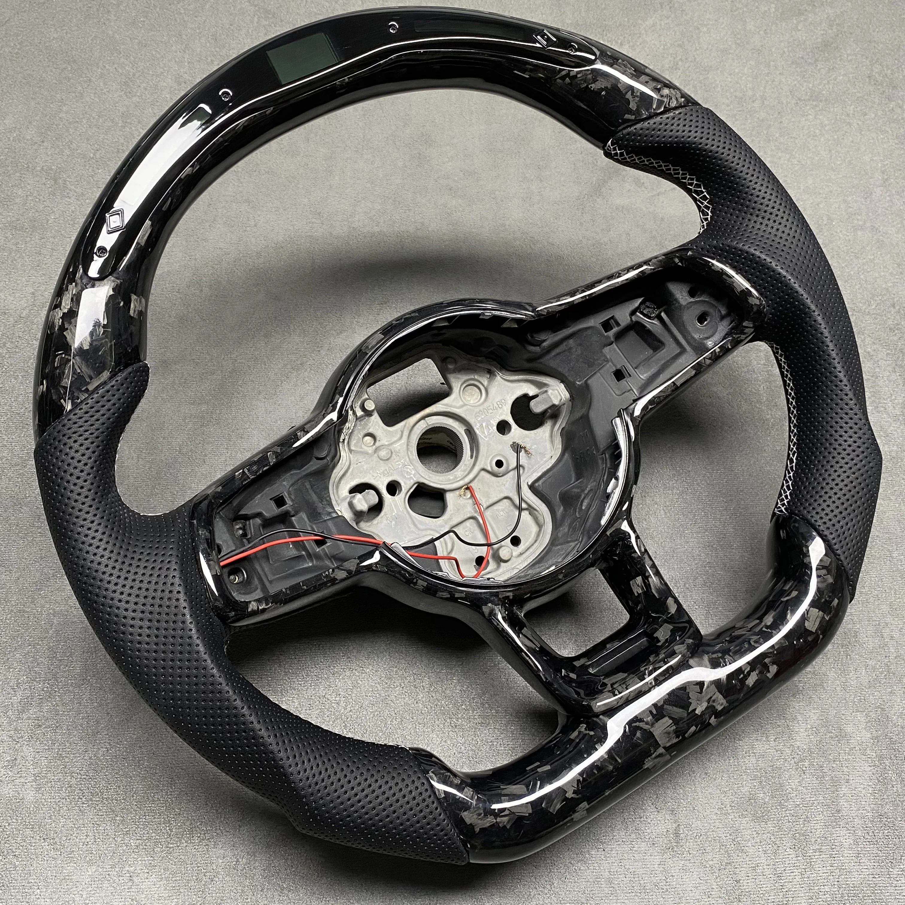 For Volkswagen VW Golf MK7 R GTI GTD GTE Polo GTI Scirocco 2015 2016 T-ROC Tiguan Custom Carbon Fiber Steering Wheel