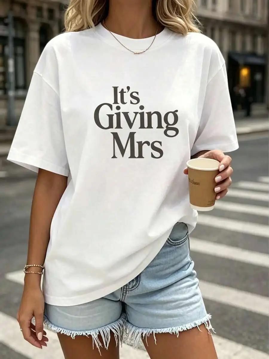 Women Trendy It Is Giving Mrs Print Crewneck Oversized T Shirt Short Sleeve Spring Summer Streetwear Everyday Wear Casual Top