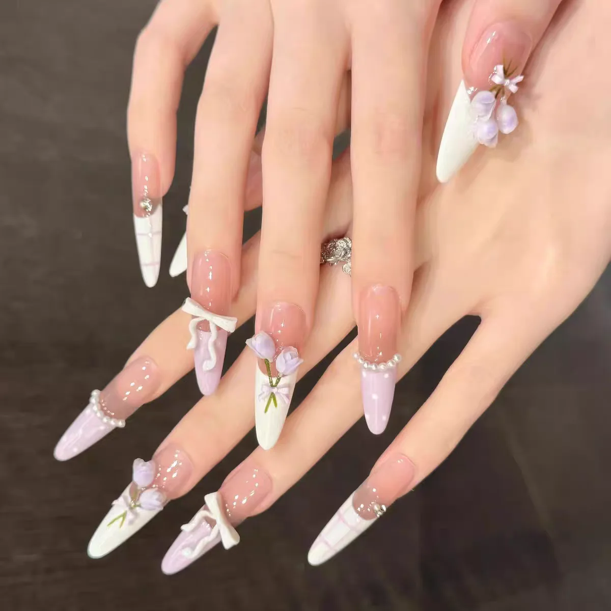 

Press On Nails Carved 3D Tulip Bow Temperament False Nails White Purple French Almond Handmade Fake Nails Long Gradient Wearable