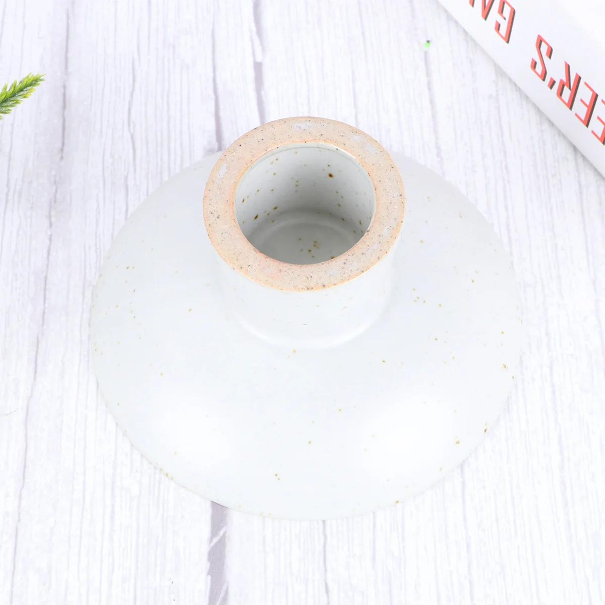 

Japanese-Style Ceramic Snack Plate White Handmade Household Tableware Display Platter for Cupcakes Desserts Food Presentation