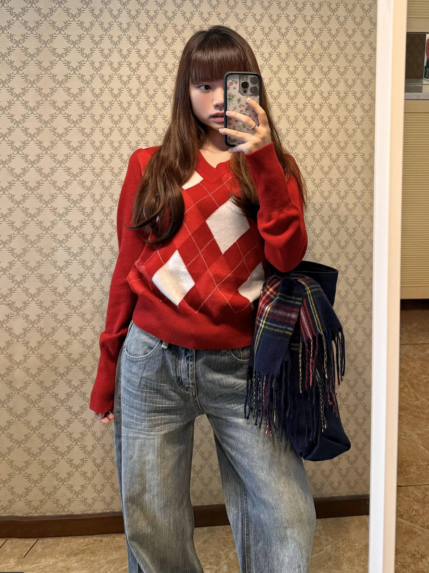 Red Diamond Pattern Knitted Sweater Women's Style Early Spring V-Neck Long Sleeve Slim Fit Lazy Top Korean Retro Soft Fabric