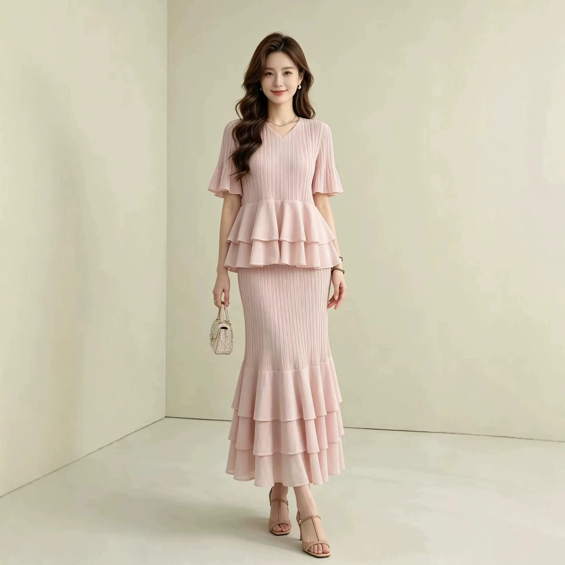 

Miyake Pleated Women's Suit 2026 Japanese Design Loose Ruffled Round Neck Short-sleeved Top + Elastic Waist Skirt Two-piece Set