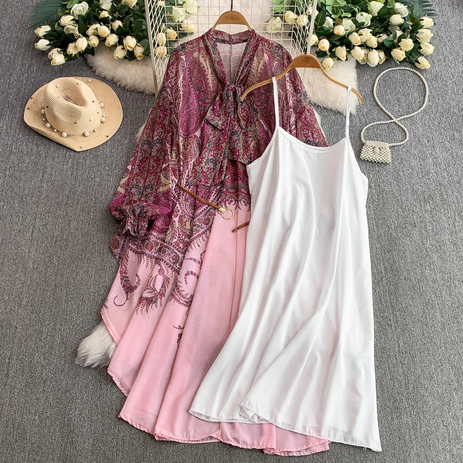 

Bohemian Retro Printed Dress For Women Summer V-neck Lantern Sleeves Casual Belt Waist Irregular Hem Midi Dress With Lining
