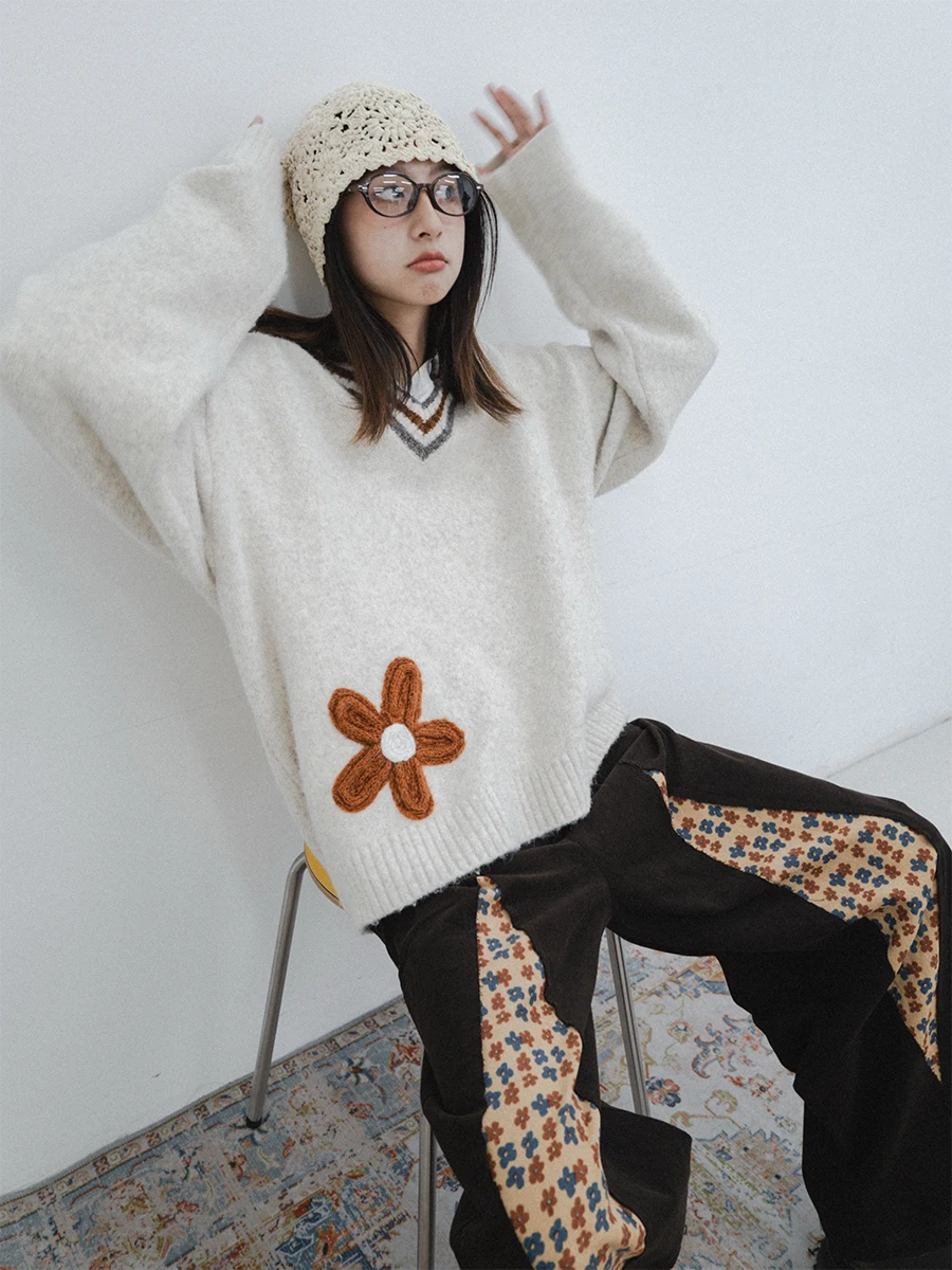 

Sweet Aesthetic Bubble Girl Loose V-Neck Soft Cozy Overhead Sweater Women's Autumn Winter Long Sleeve Regular Fit Knitted Top