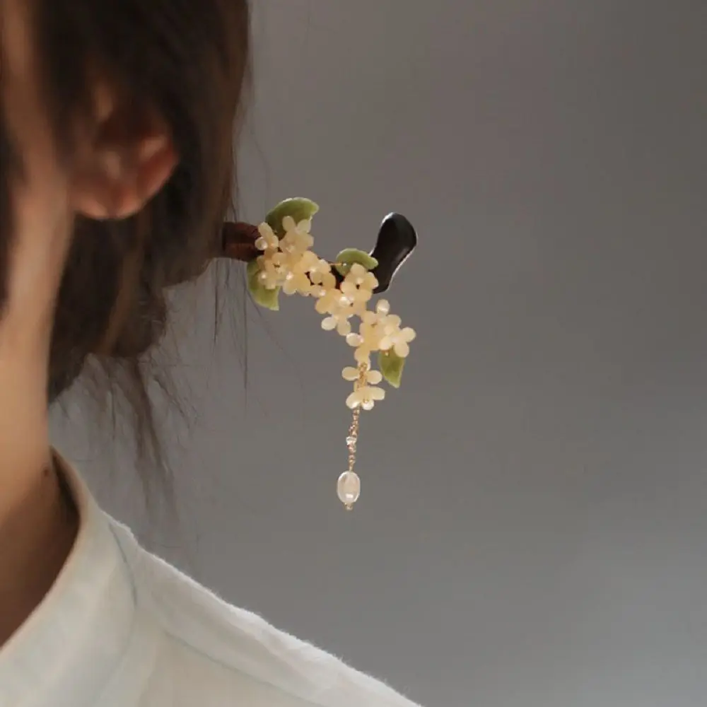 

Jade Rabbit Osmanthus Tassel Flower Cheongsam Hanfu Hair Sticks Ancient Style Hairpin Chinese Style Headwear Wooden Hairpin